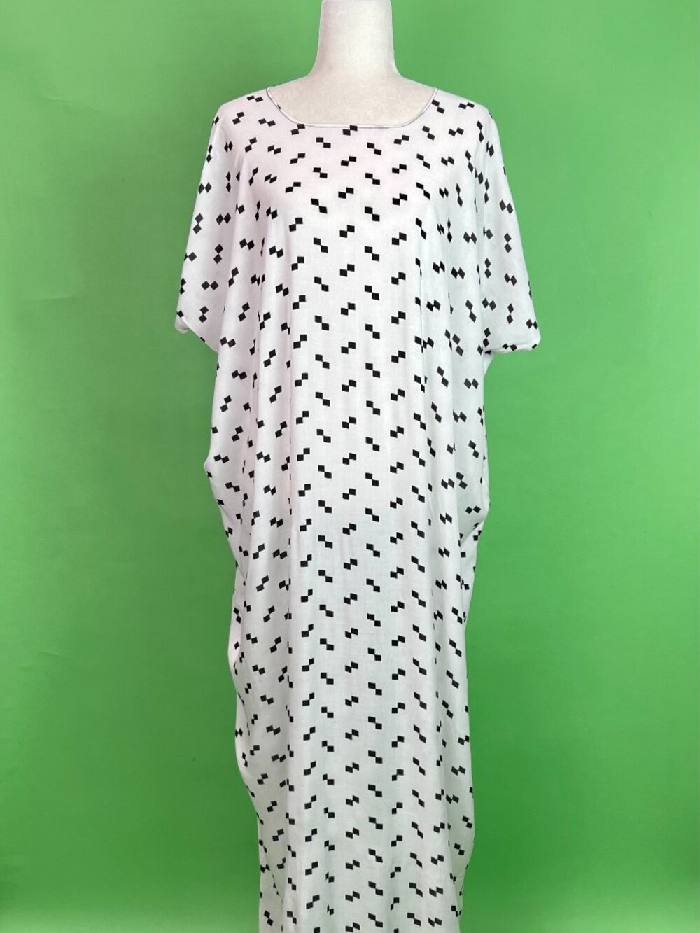 Vintage White and Black Checked Caftan Dress Size Medium
